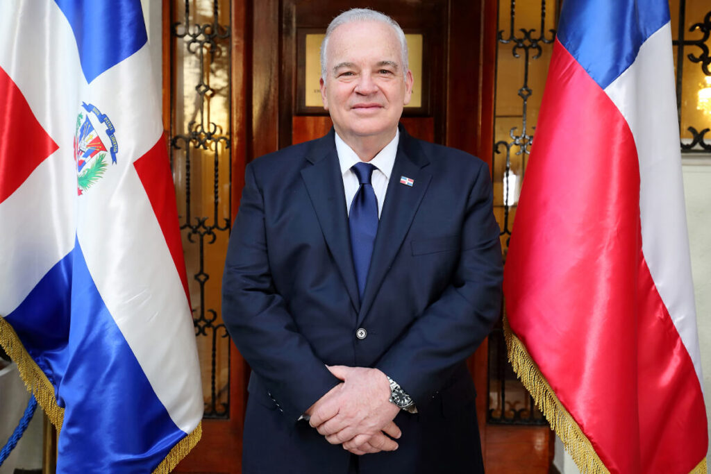 Diplomacia en acción: una agenda que continúa acercando a República Dominicana y Chile
